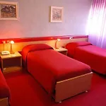 Ariane Hotel 3*